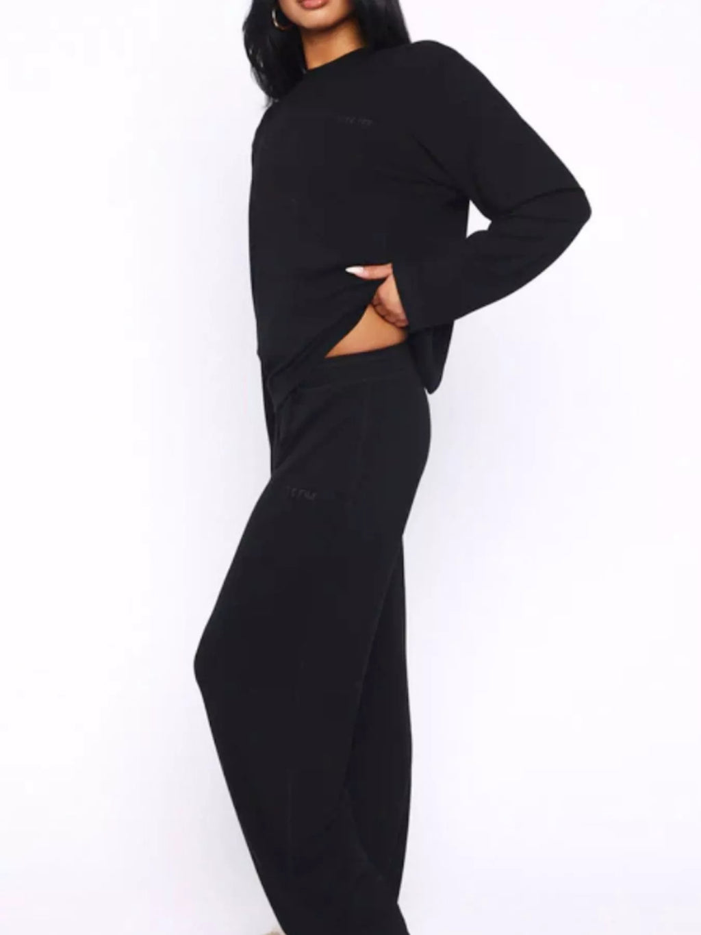 women's relaxed fit long sleeve top and pants set - styling option