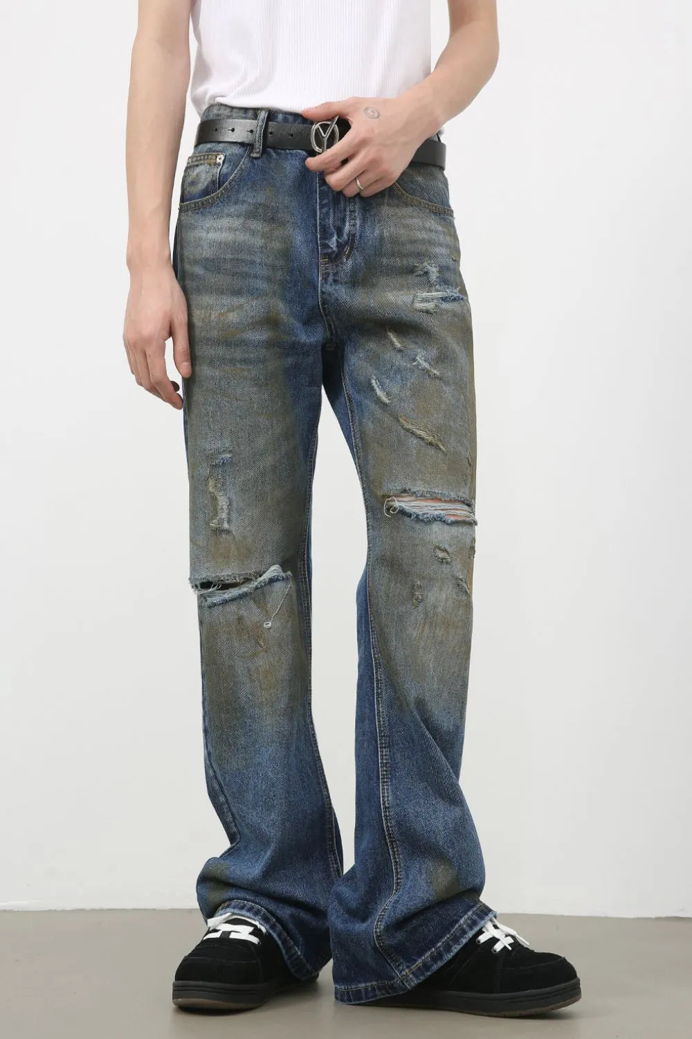 Men's Distressed Jeans Medium