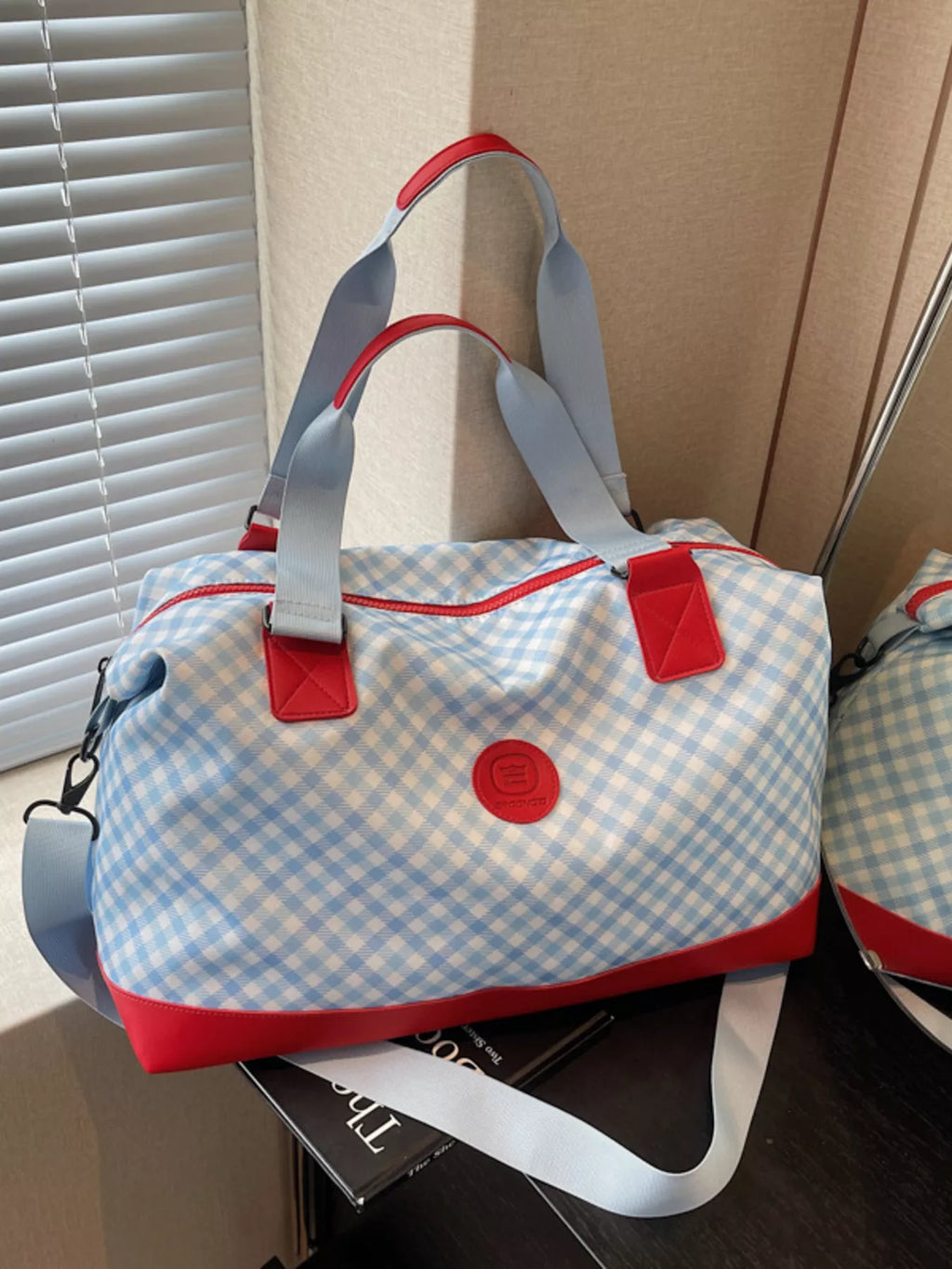 women's checkered pattern travel bag - back view