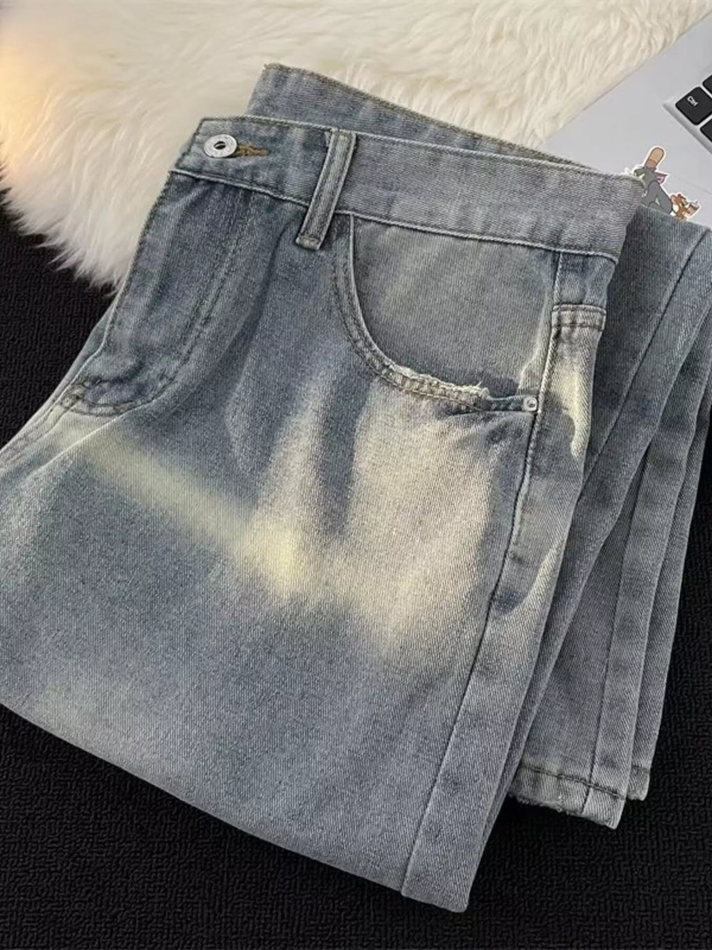 men's men's full size vintage wash wide leg jeans plus size - close-up detail