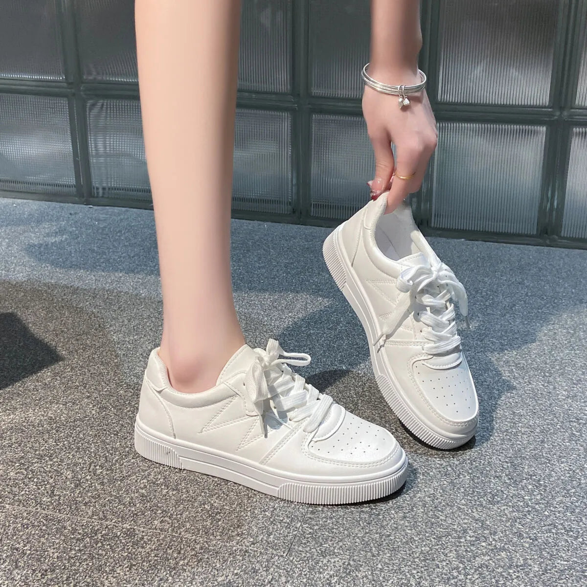 women's low-top lace-up breathable sneakers - extra view