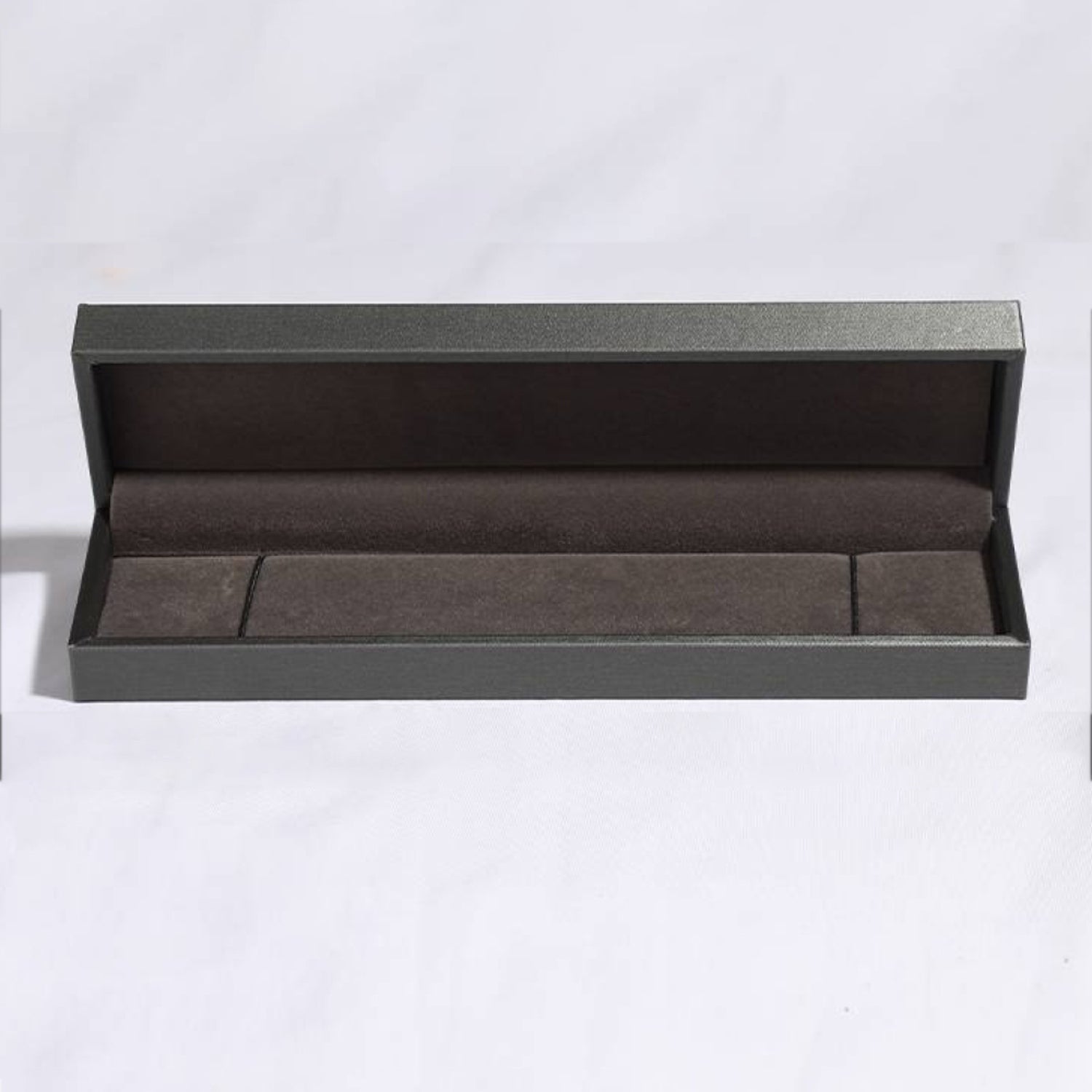 The 1 Carat Moissanite 925 Sterling Silver Bracelet comes in a beautiful box