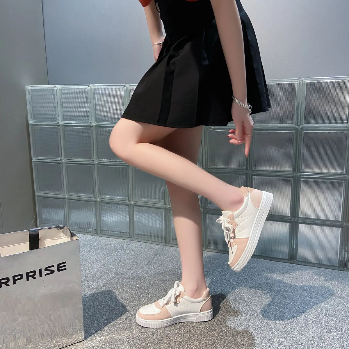 women's low-top lace-up breathable sneakers - alternate angle