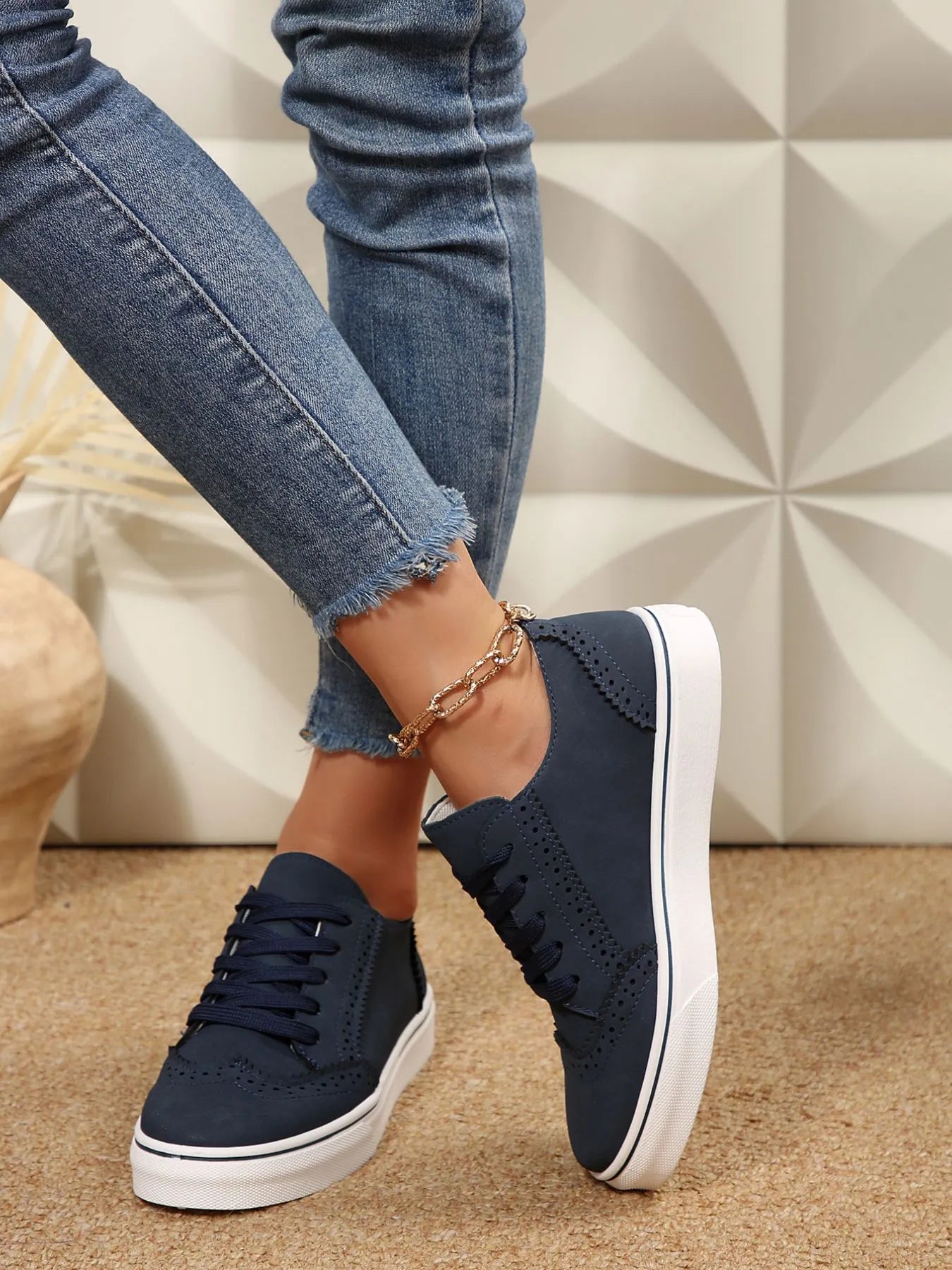 women's lace up round toe platform sneakers - product detail