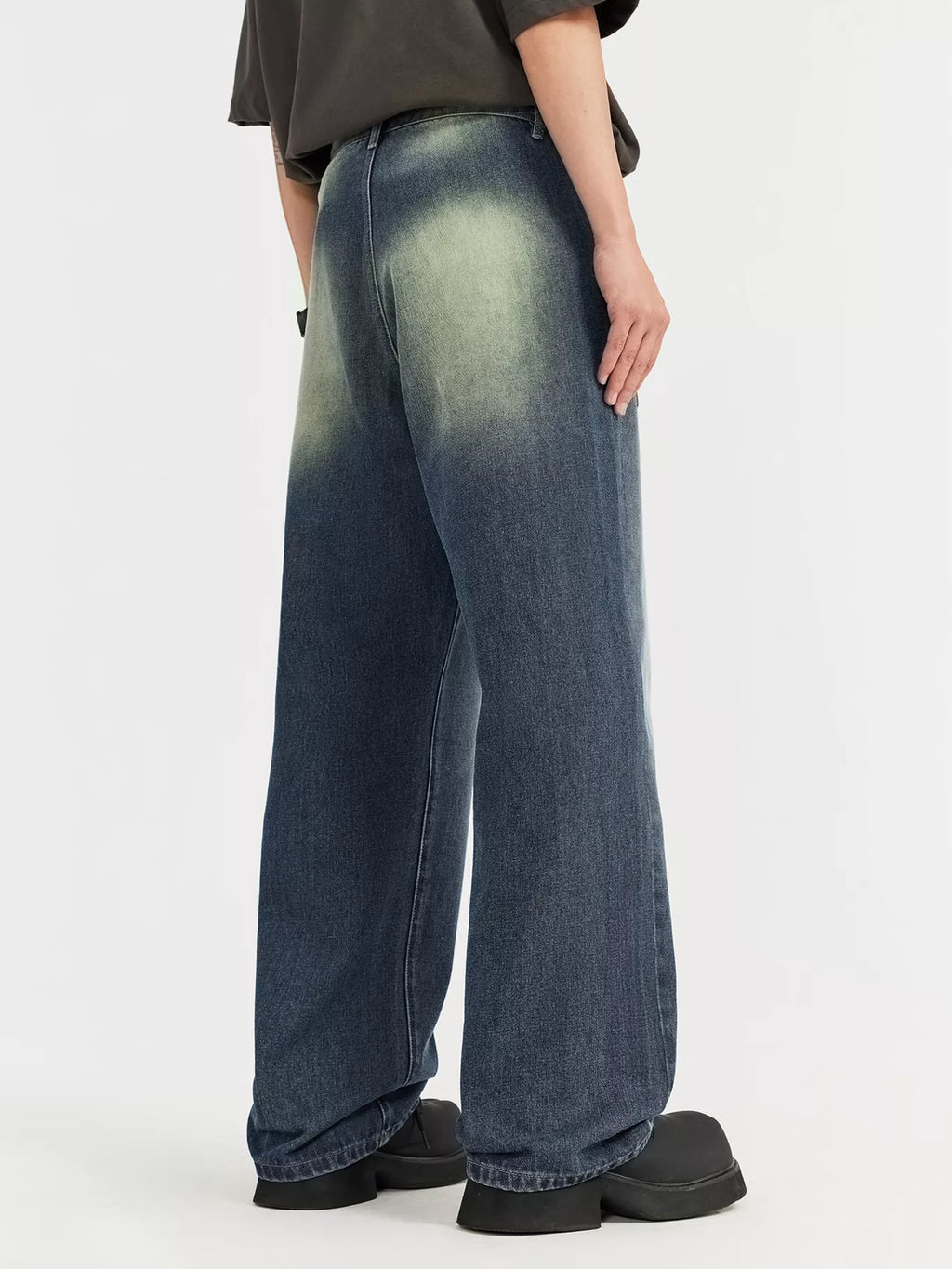 men's men's vintage wash wide leg jeans - alternate angle