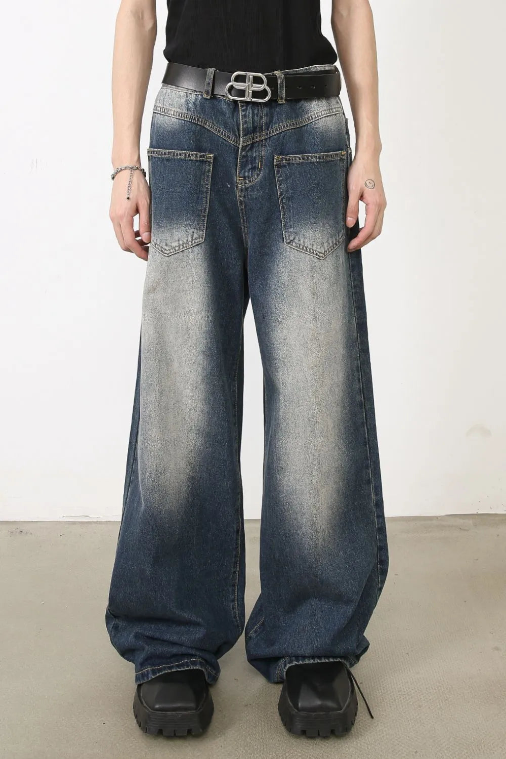 Men's Wide Leg Jeans Medium