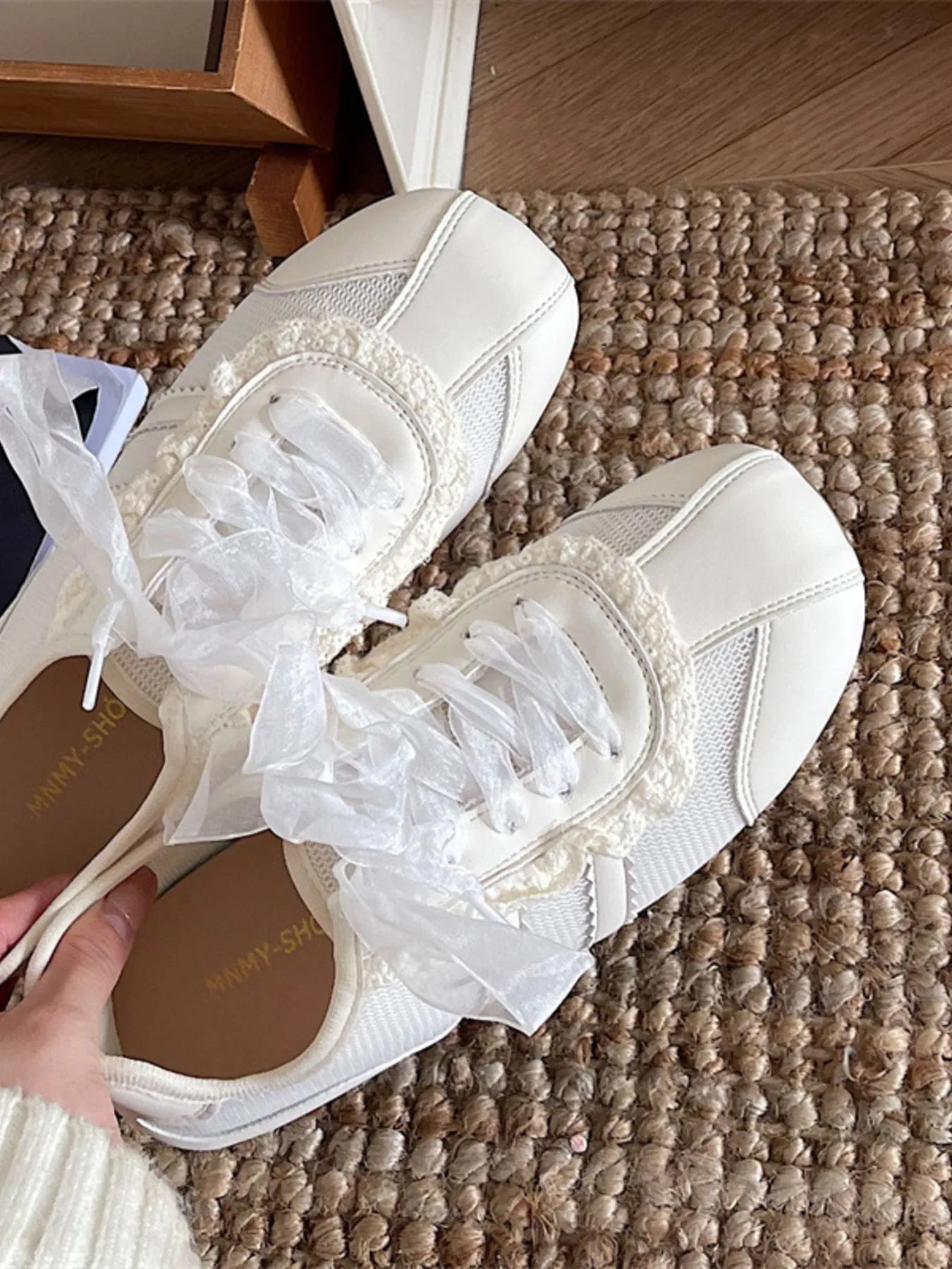 women's round toe lace up sneakers - product detail