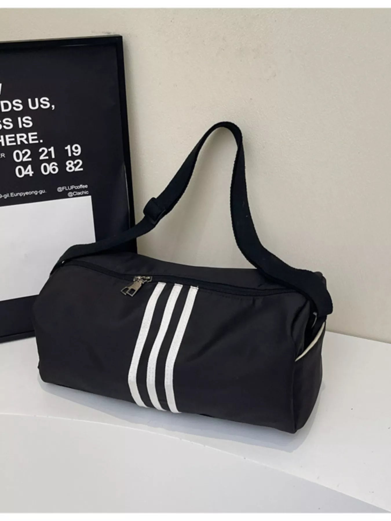 women's striped adjustable strap duffel bag - styling option