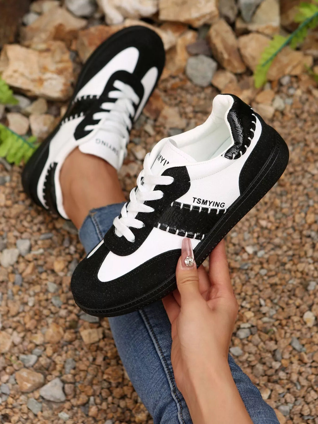 women's contrast lace up sneakers - styling option