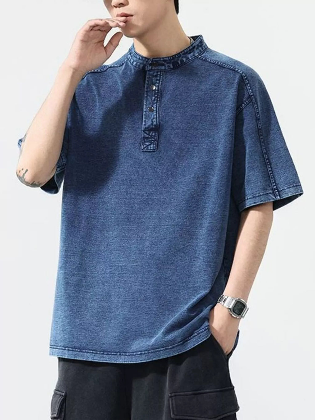 men's men's vintage wash short sleeve denim shirt - detail shot