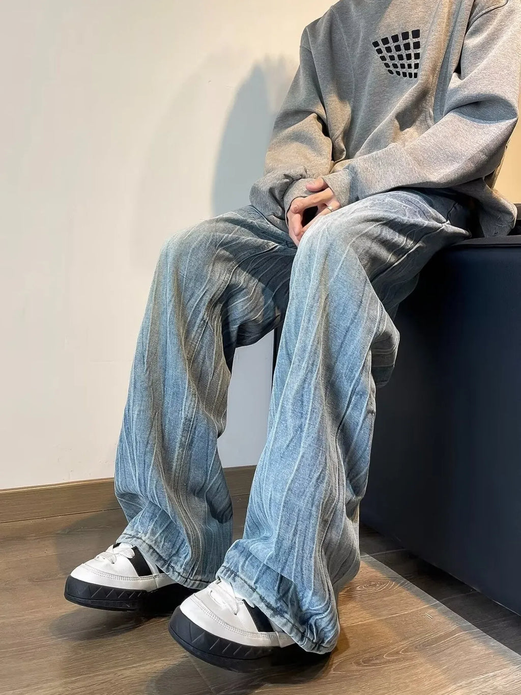 men's men's full size vintage wash wide leg jeans plus size - close-up detail