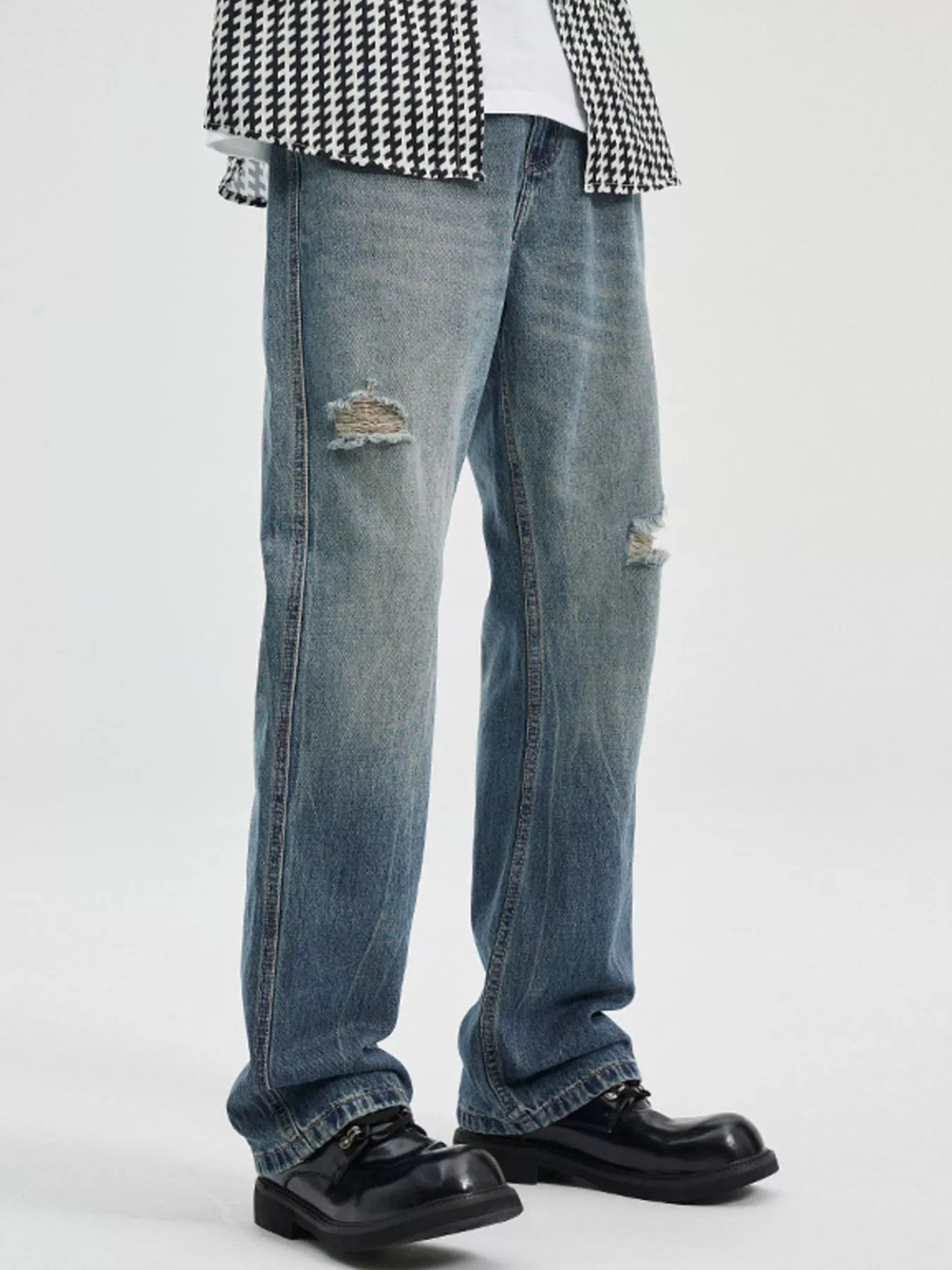 men's men's washed ripped bootcut jeans - detail shot