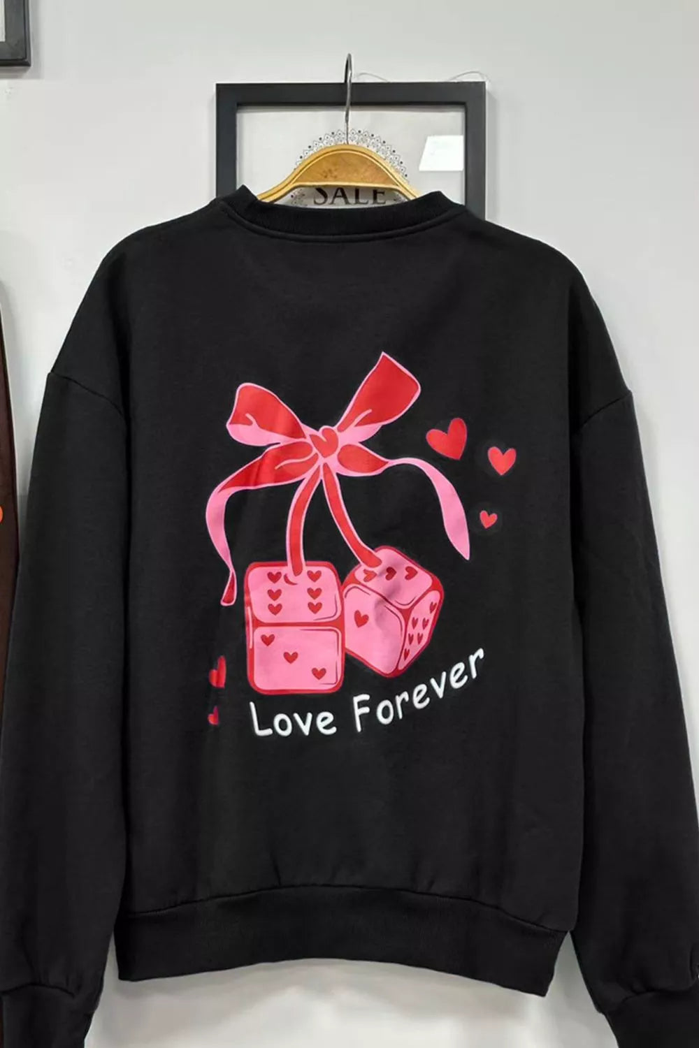 women's round neck sweatshirt and joggers set - styling option