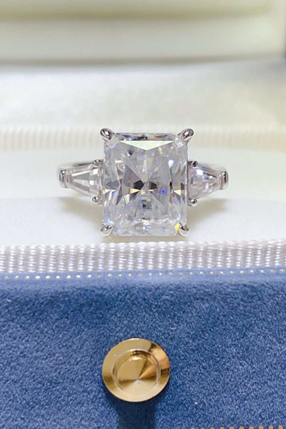 round cut moissanite ring oval cut engagement ring 5 Carat Moissanite 925 Sterling Silver Ring in Silver, size 5, 6, 7, 8, 9, shown in side perspective highlighting gemstone detail