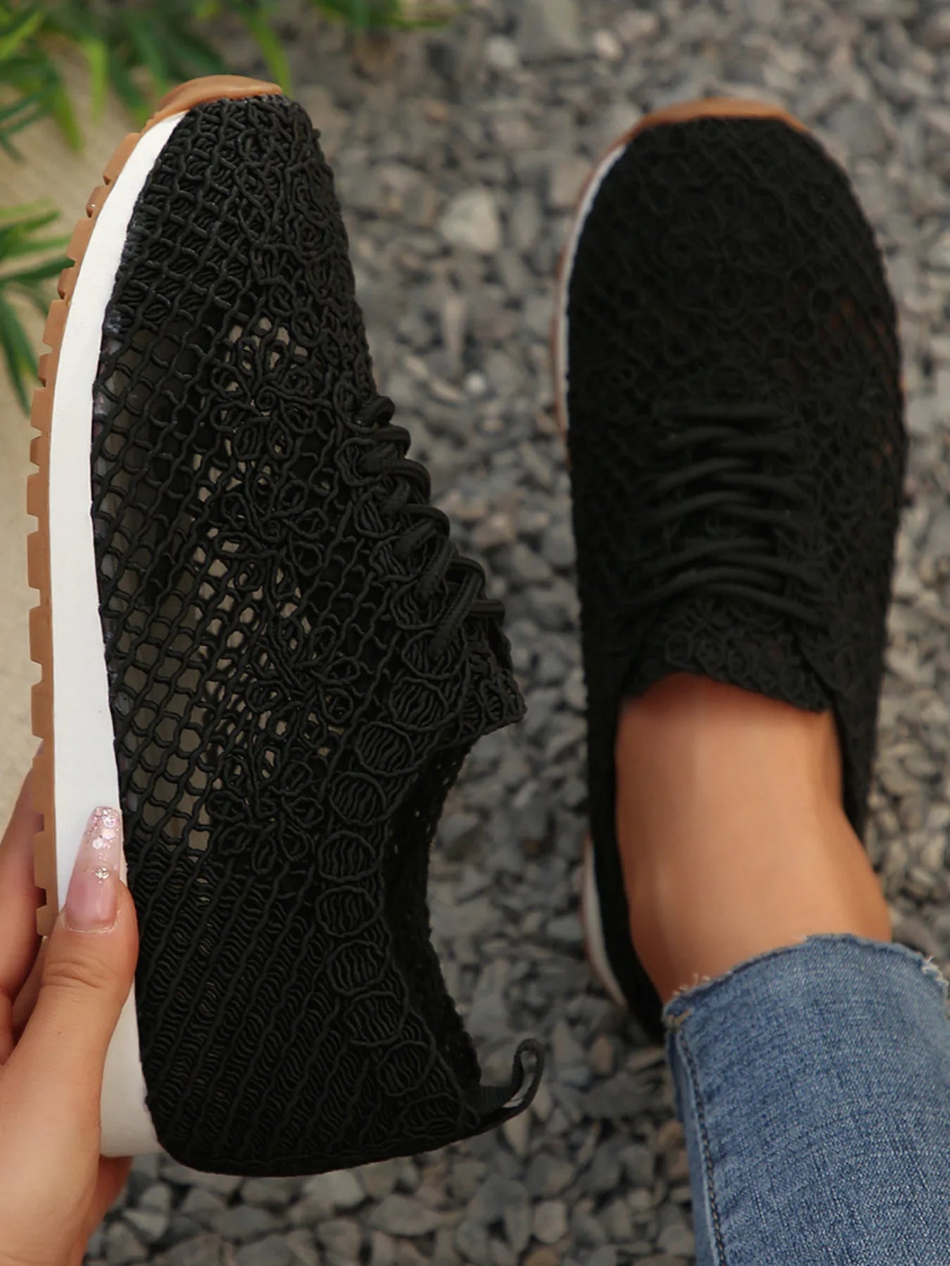 women's breathable mesh lace-up sneakers - extra view