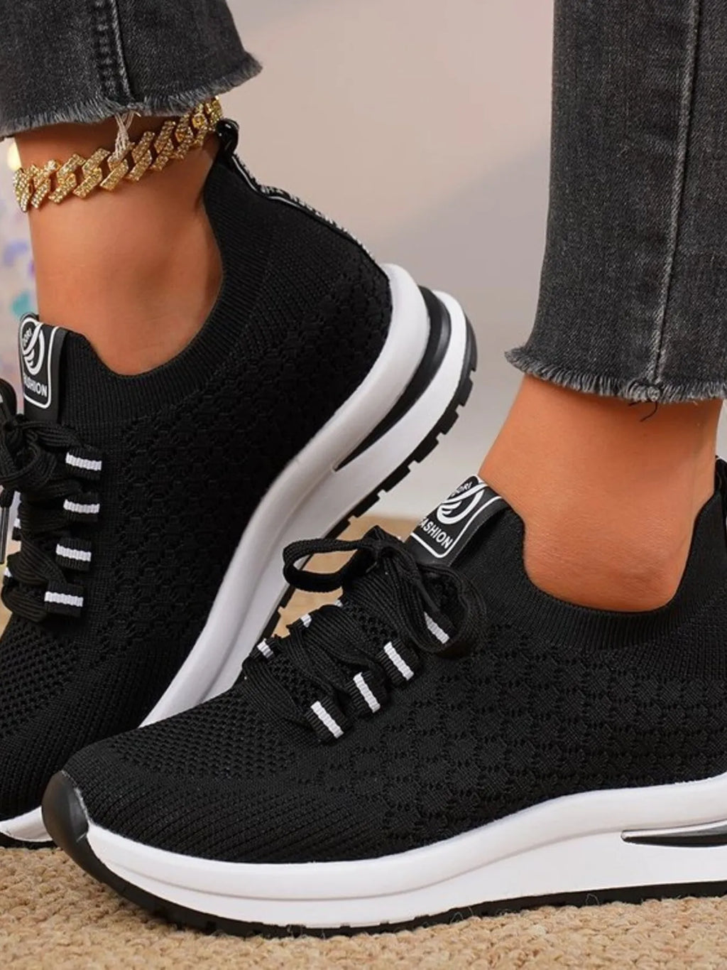 women's breathable mesh lace up sneakers - product detail