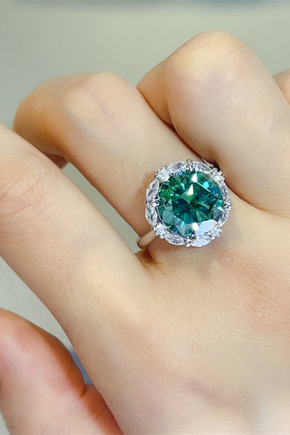 old mine cut oval vintage diamond engagement rings 5 Carat Moissanite 925 Sterling Silver Ring in Dark Green, size 5, 6, 7, 8, 9, shown in top view highlighting gemstone detail