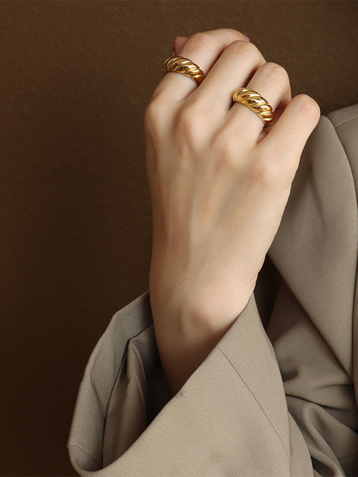 Ribbed Titanium Steel Ring Gold
