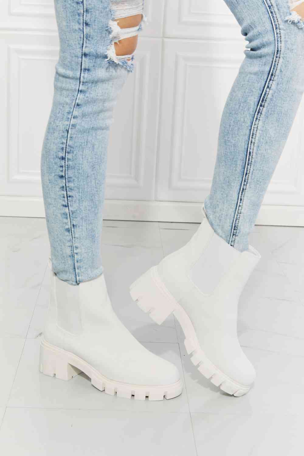 MMShoes Work For It Matte Lug Sole Chelsea Boots in White White