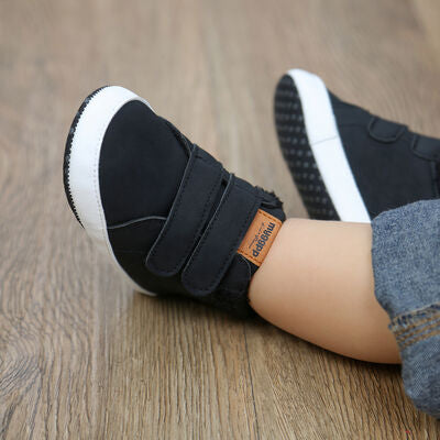 Fuzzy Velcro Kid Sneakers Black