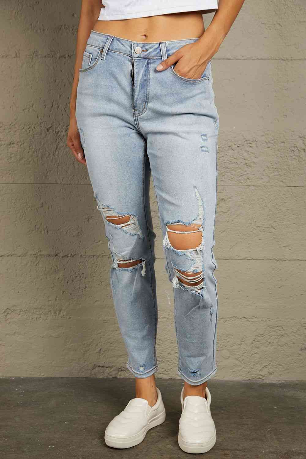 Baeful Distressed Straight Legs with Pockets Light