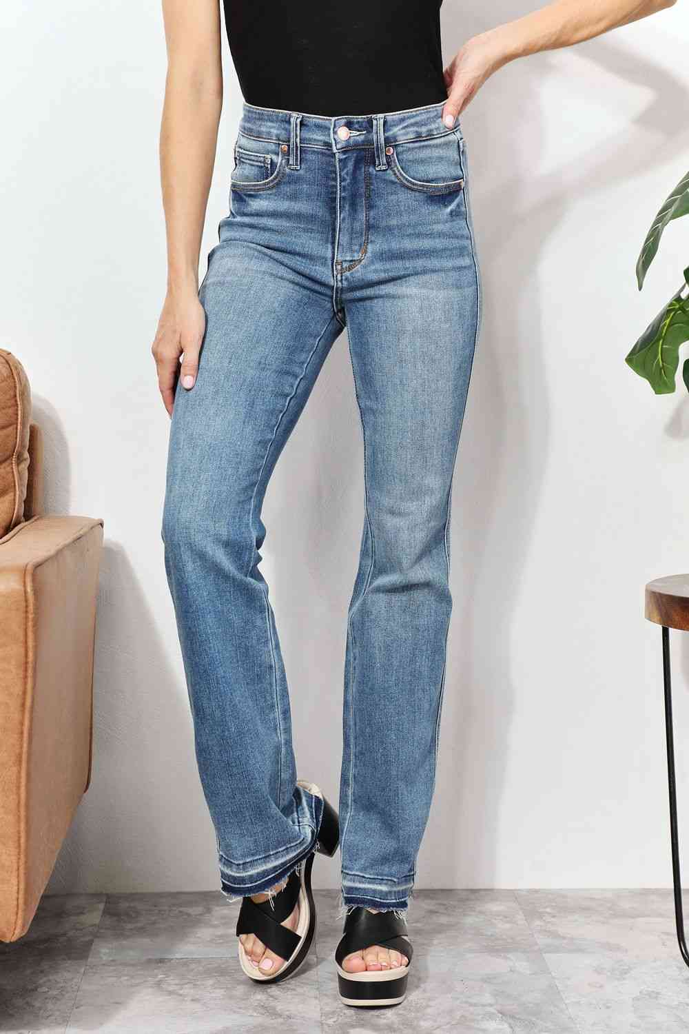 Judy Blue Full Size High Waist Jeans with Pockets Medium
