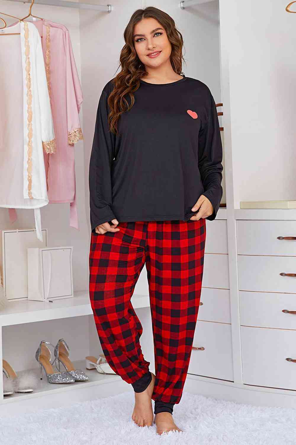Plus Size Heart Graphic Top and Plaid Joggers Lounge Set Black