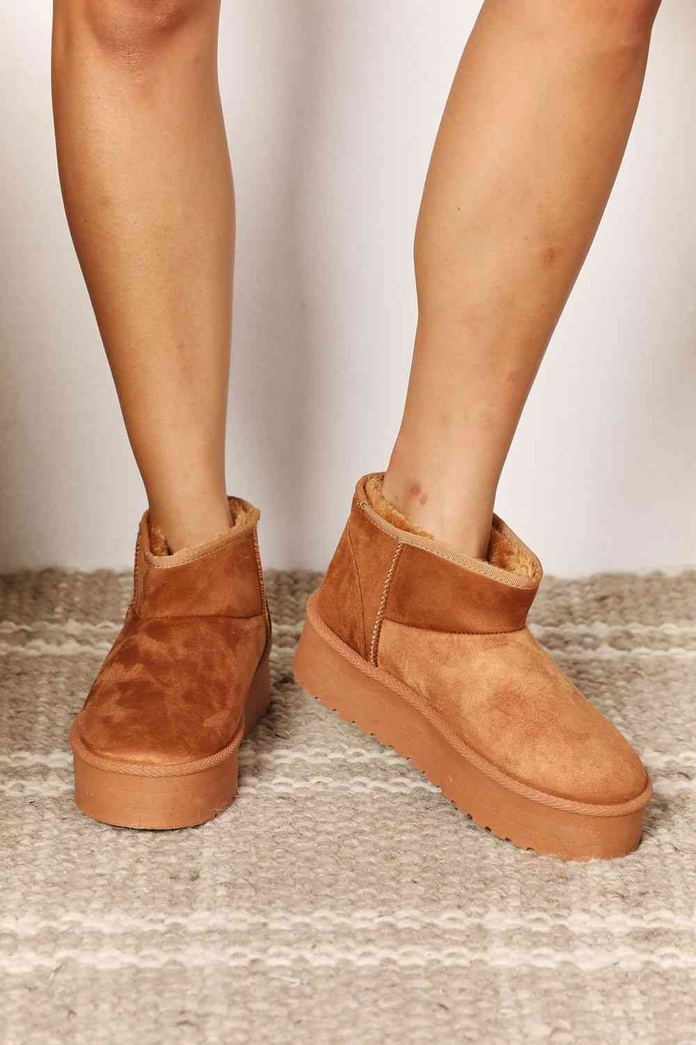 Legend Women's Fleece Lined Chunky Platform Mini Boots Camel