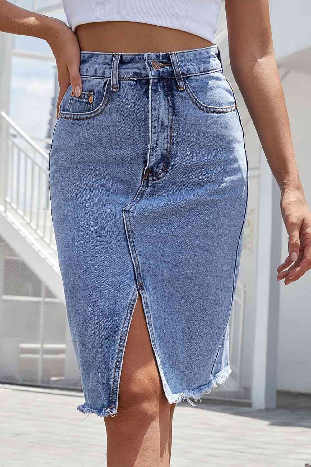 Buttoned Slit Denim Skirt Medium