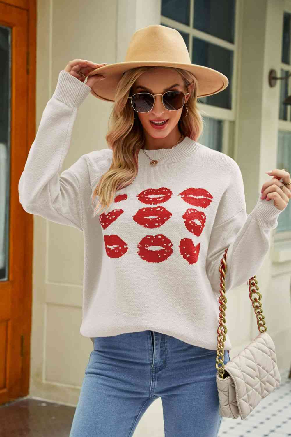 Woven Right Lip Graphic Slit Dropped Shoulder Sweater Cream