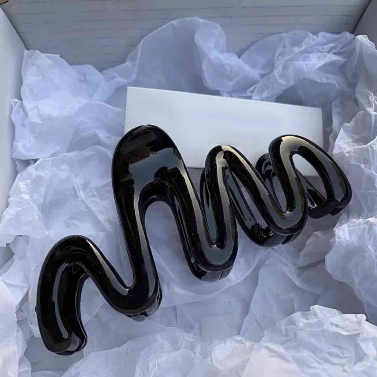 Resin Wave Hair Claw Clip Black One Size