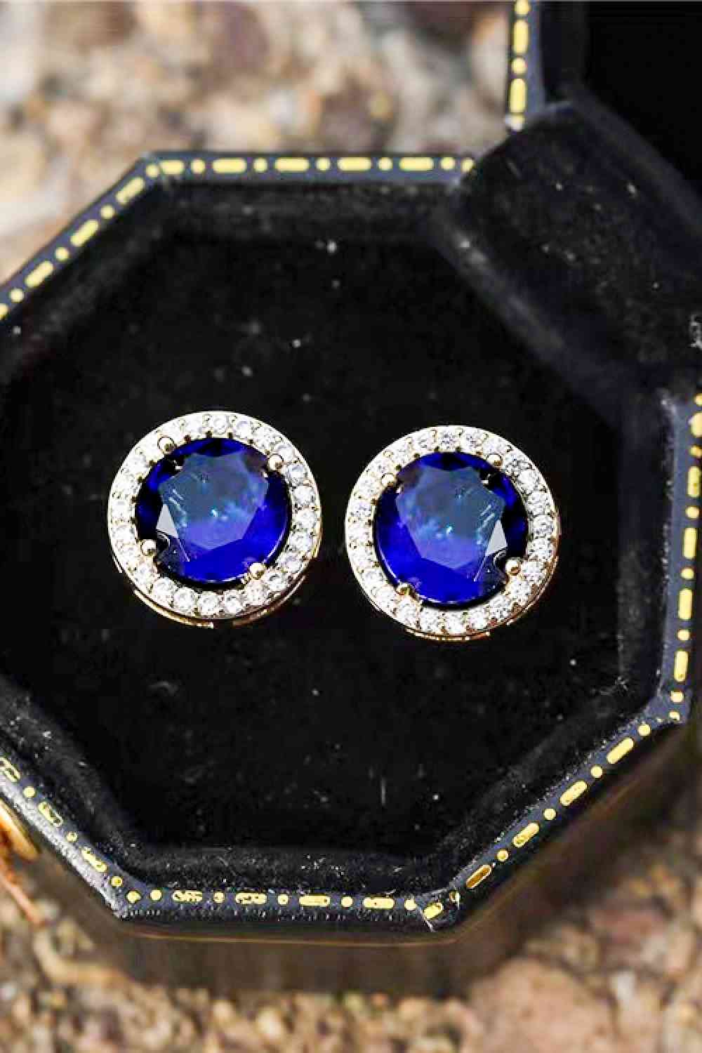 Contrast 2 Carat Moissanite Platinum-Plated Stud Earrings Blue One Size