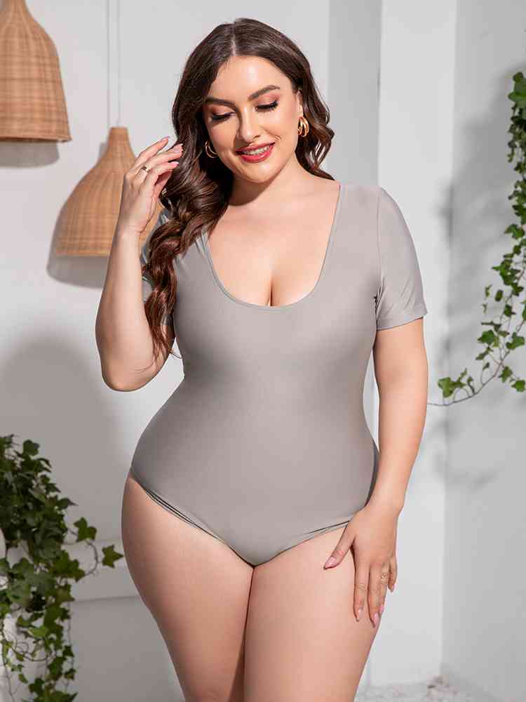 Plus Size Scoop Neck Short Sleeve One-Piece Swimsuit Light Gray