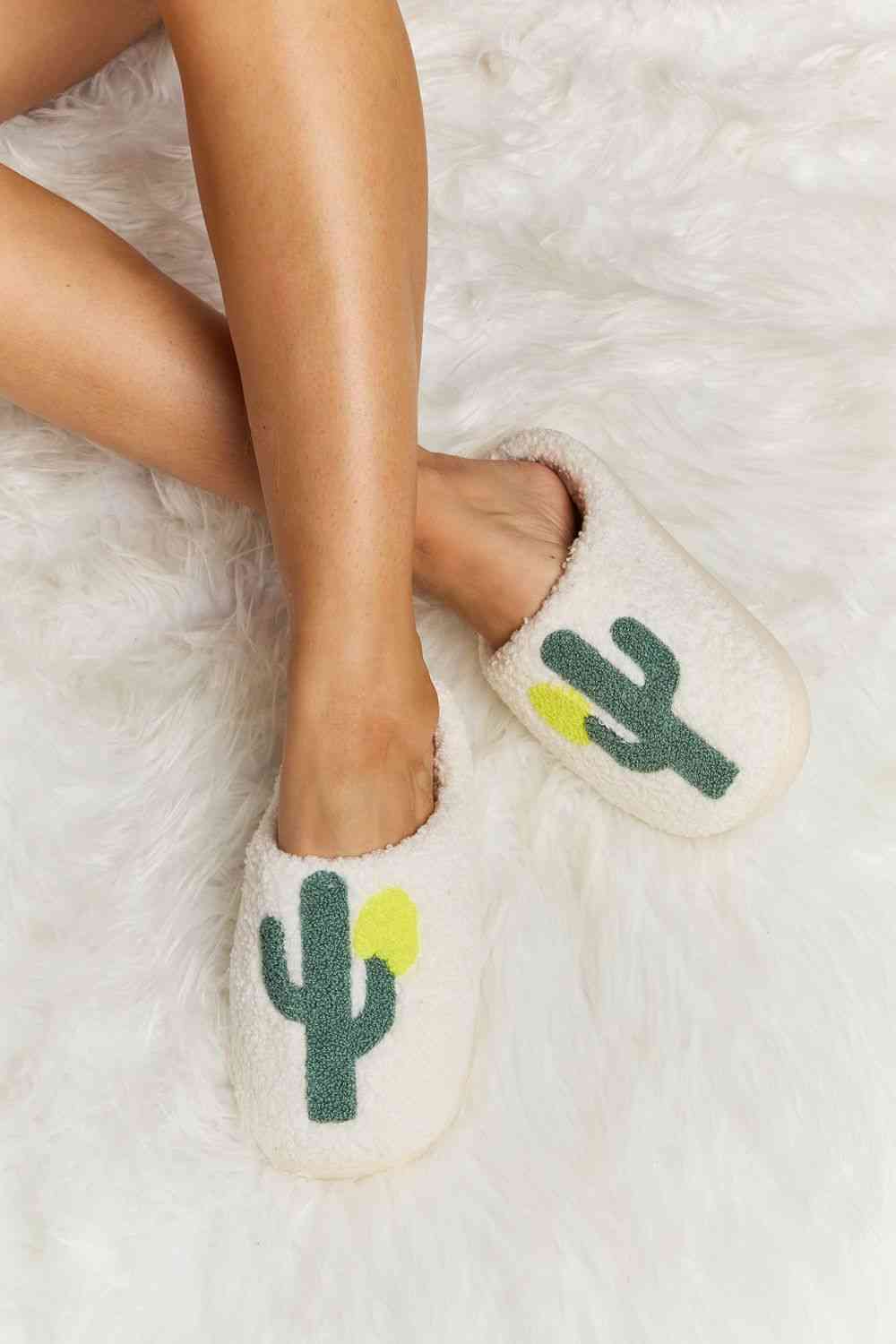 Melody Cactus Plush Slide Slippers Ivory