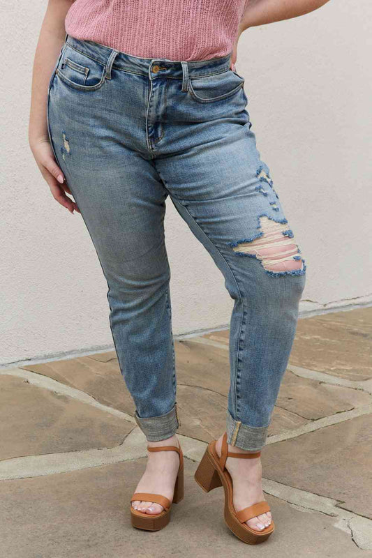 Judy Blue Macy Full Size Mid Rise Boyfriend Jeans Medium